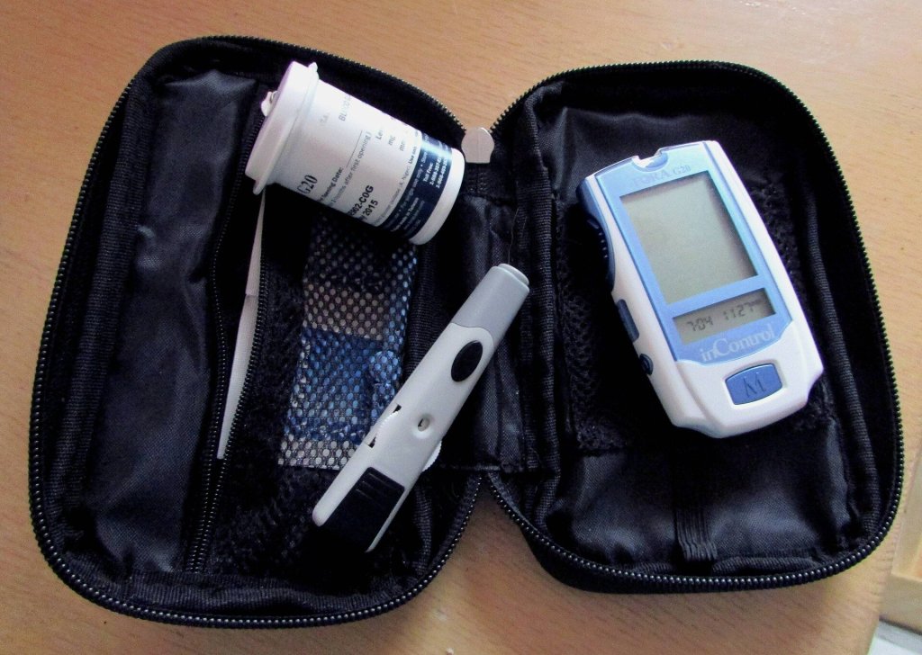 Continuous glucose monitoring for remote diabetes management during the COVID-19 pandemic